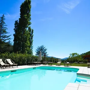  Apartment With Swimming Pool