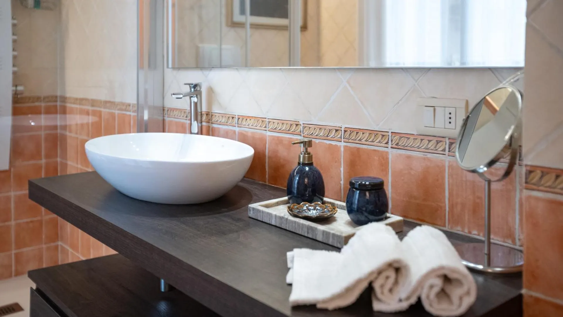 Indipendent Studio Apartment With Terrace - Parking Florence Italy
