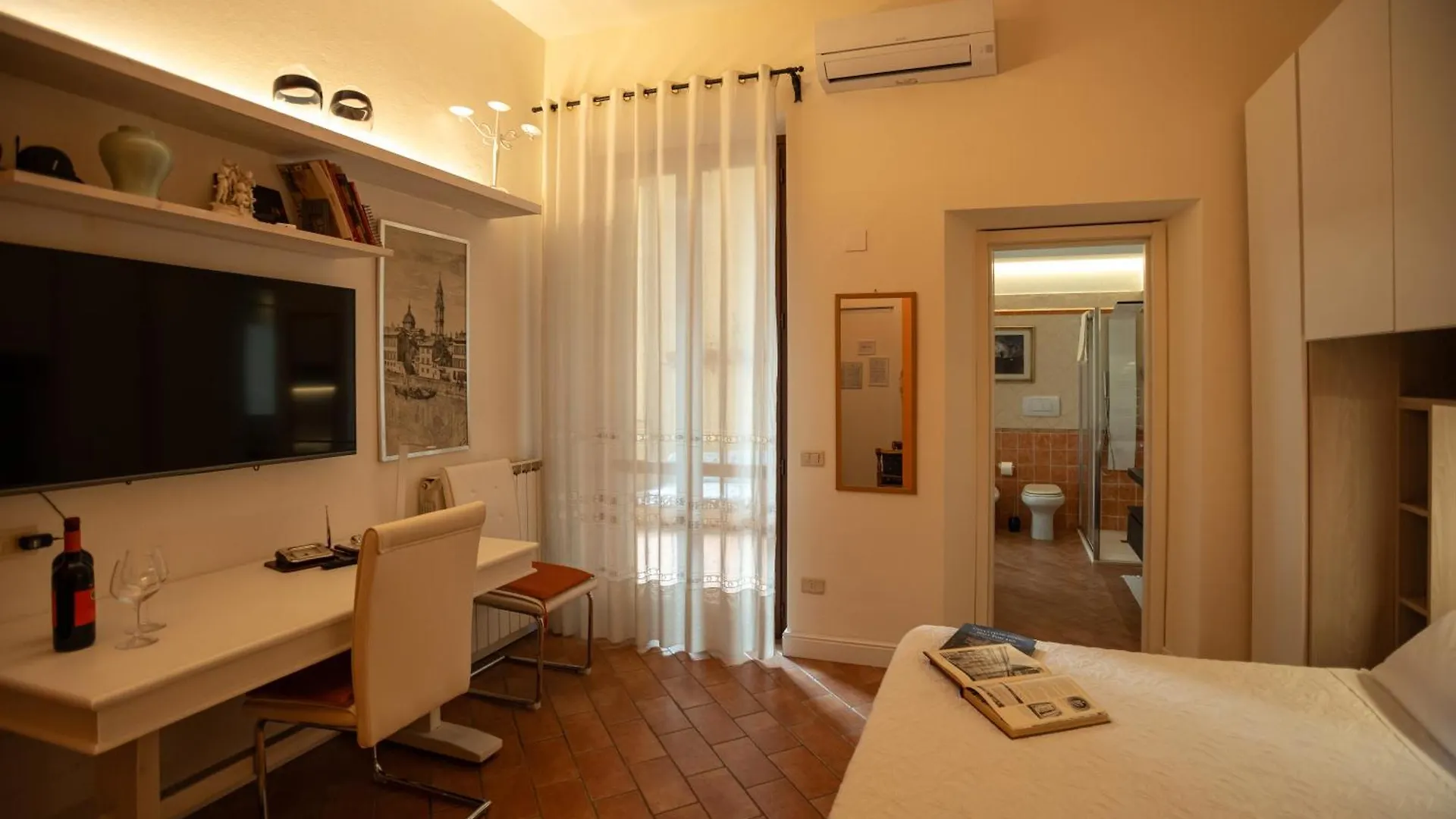 Indipendent Studio Apartment With Terrace - Parking Florence Italy