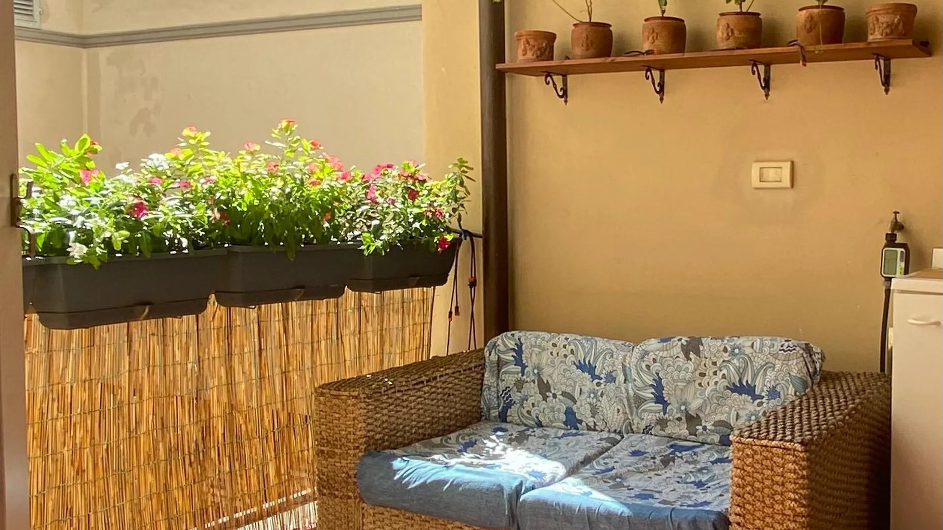 Indipendent Studio Apartment With Terrace - Parking Florence